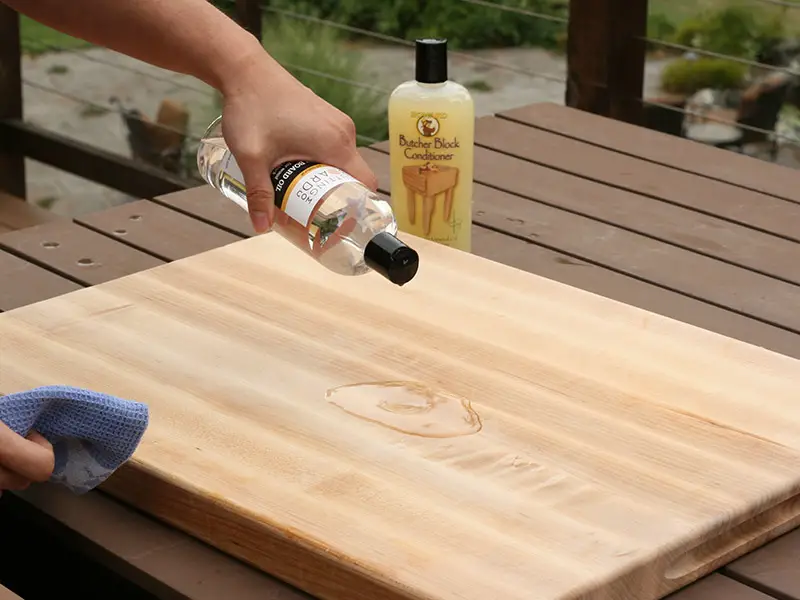 Oil for wooden chopping board uk